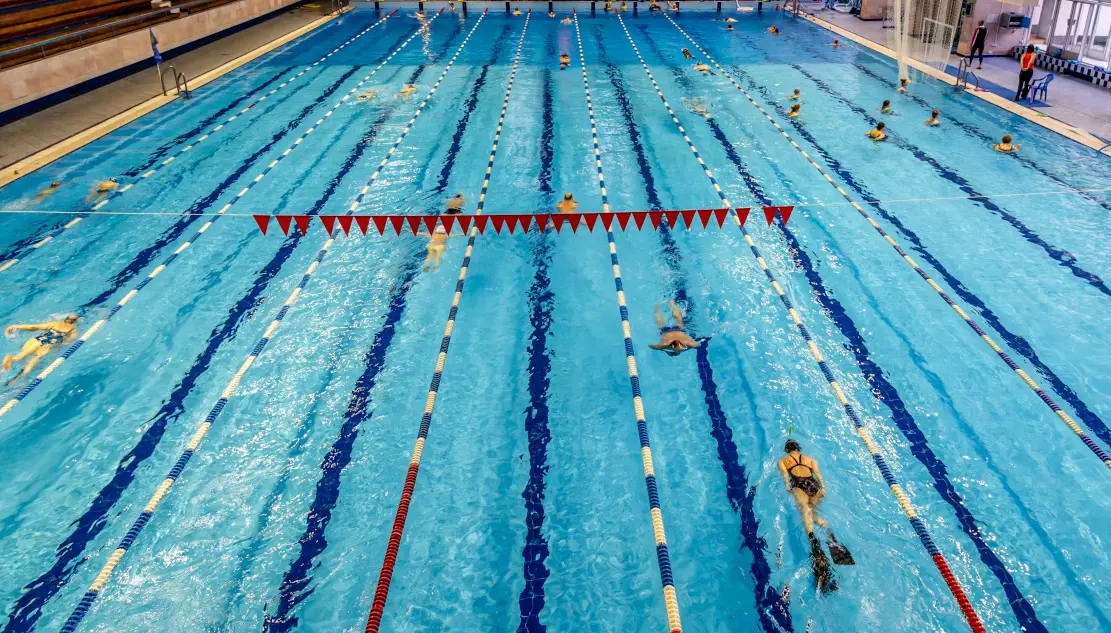 Schwimmbad; Licht