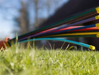 Glasfaser, Breitband, Kabel, Wiese; Highspeed-Internet