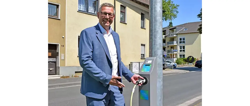 Laden Laternenmast