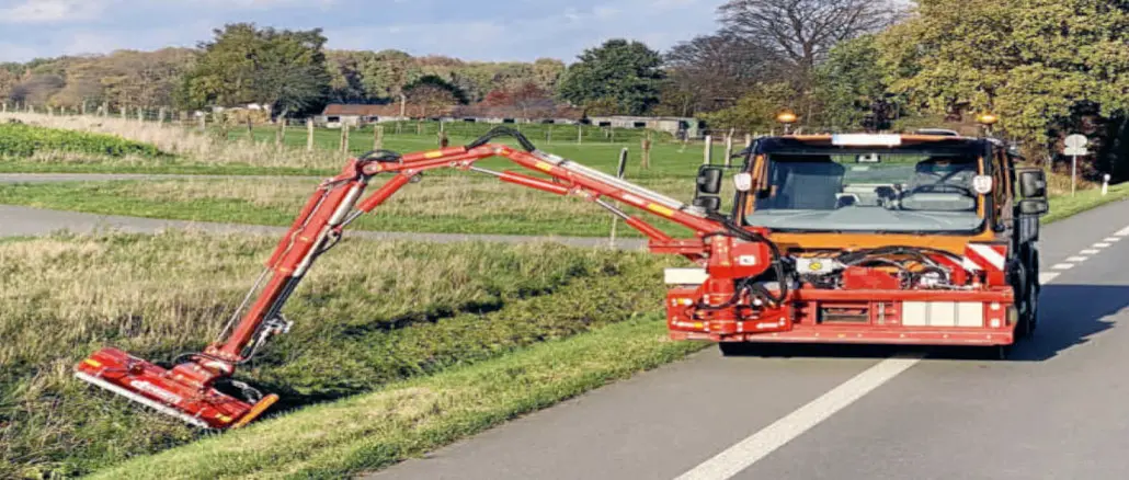 KI; Kommunalfahrzeug; mähen; Straße