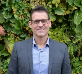 Dr. Gunter Mann