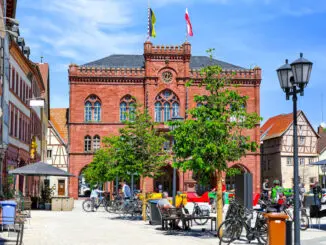 Zusatzbezeichnungen für Städte und Gemeinden