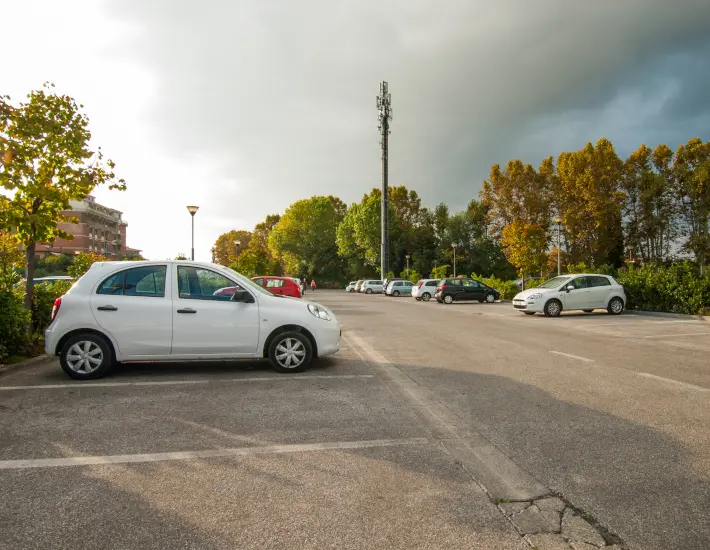 Große Parkplätze