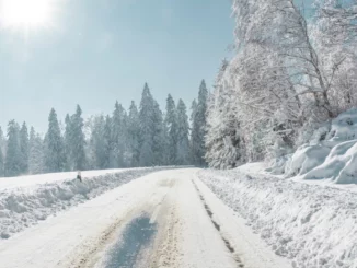 Glatteis; Gurkenwasser; Wasser; Eis; Winterdienst; Schnee